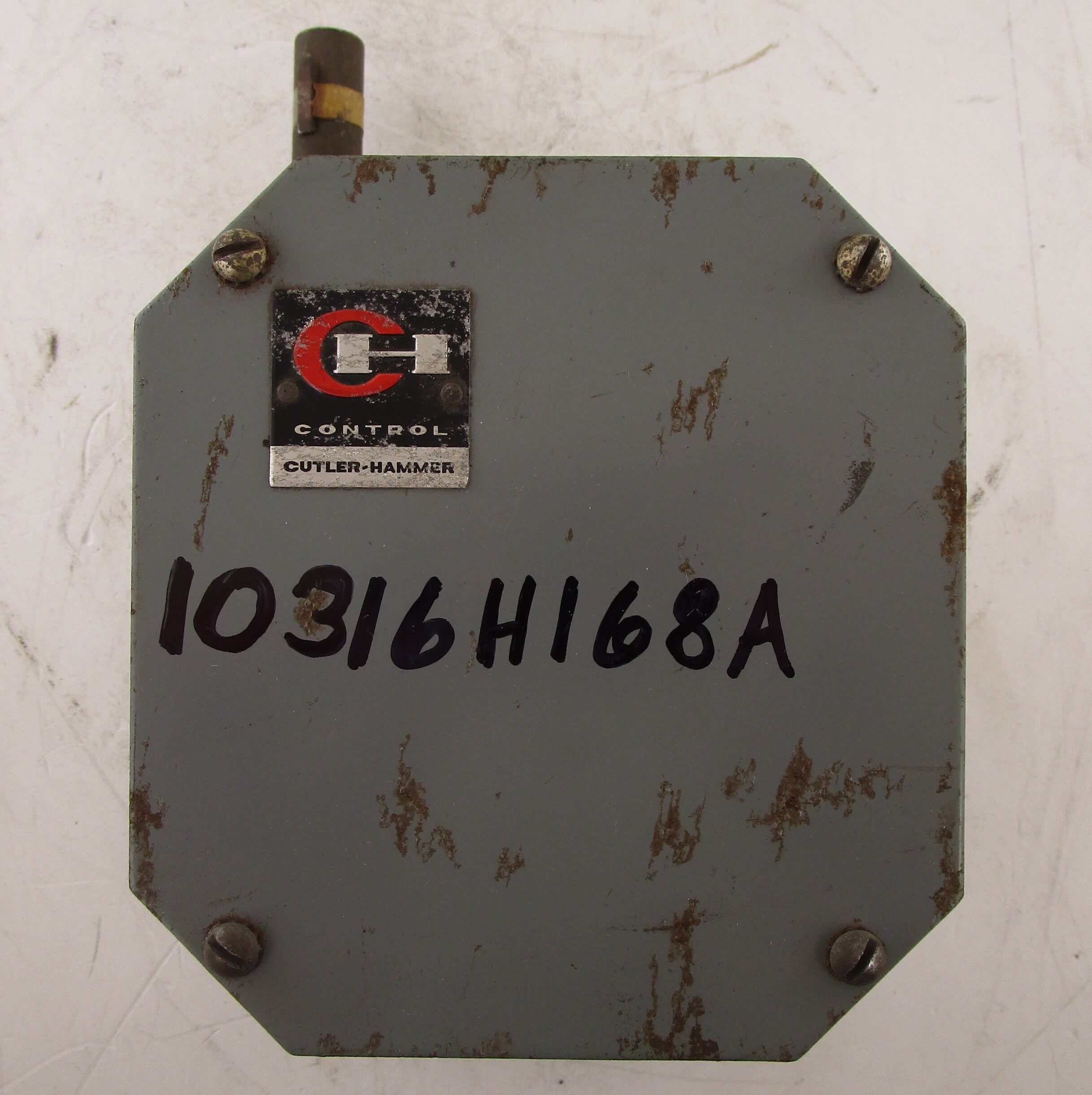 10316H168A CUTLER-HAMMER, LIMIT SWITCH 600V MAX, BULLETIN 10316, RATIO 535:1, 2NO & 2NC CONTACTS, TWO 10316H89A CONTACT BLOCKS.