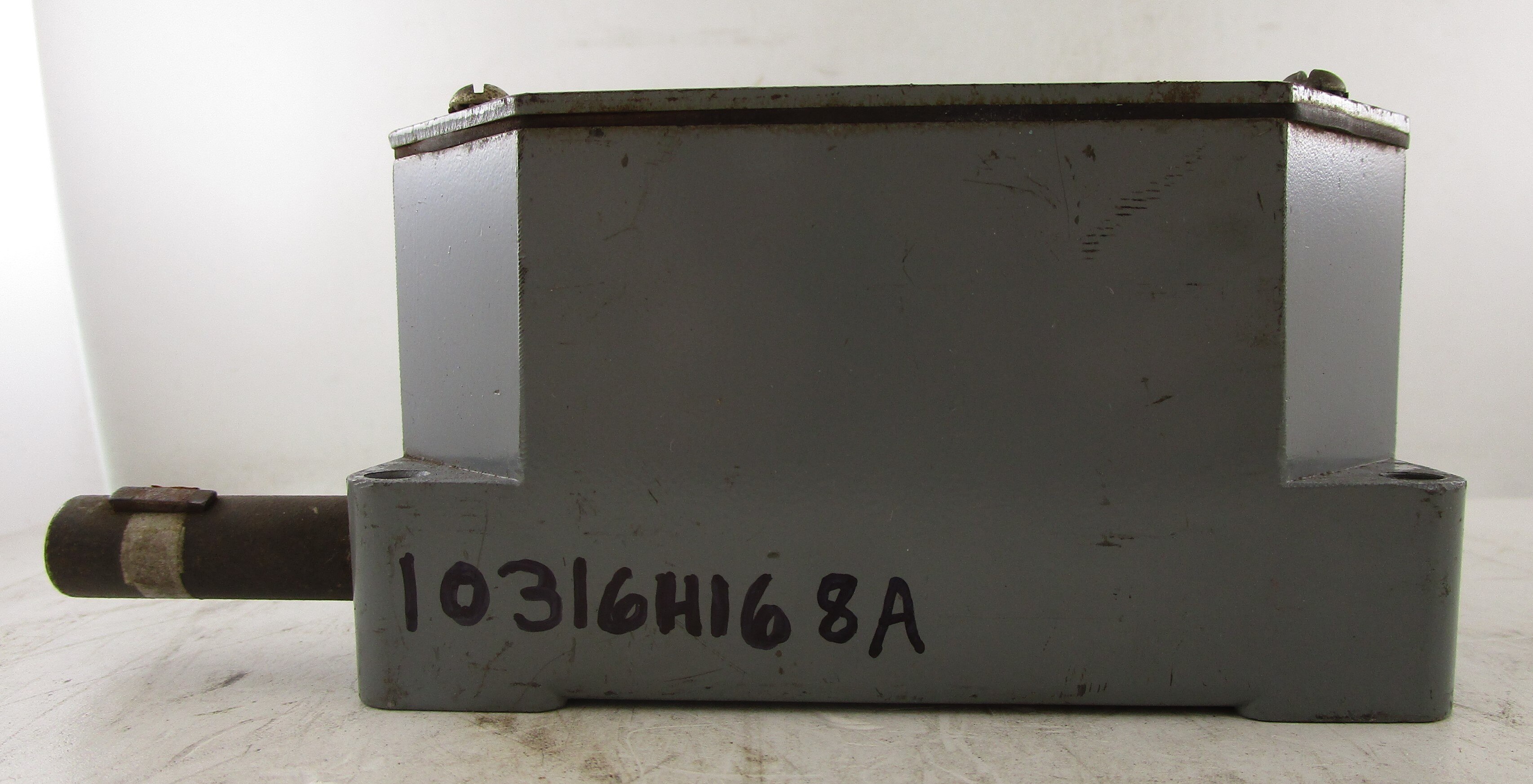 10316H168A CUTLER-HAMMER, LIMIT SWITCH 600V MAX, BULLETIN 10316, RATIO 535:1, 2NO & 2NC CONTACTS, TWO 10316H89A CONTACT BLOCKS. 10316H168