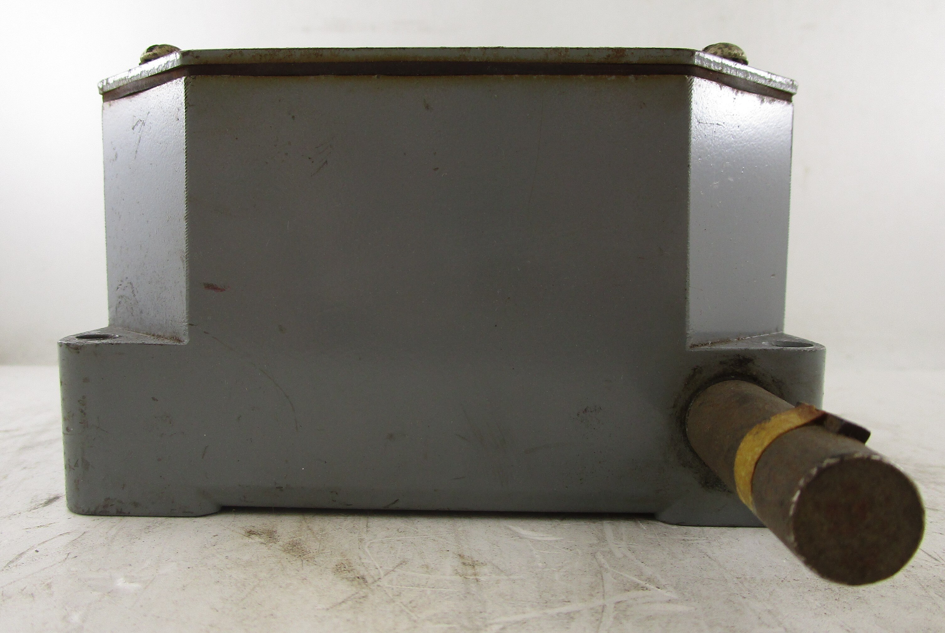 10316H168A CUTLER-HAMMER, LIMIT SWITCH 600V MAX, BULLETIN 10316, RATIO 535:1, 2NO & 2NC CONTACTS, TWO 10316H89A CONTACT BLOCKS. 10316H168