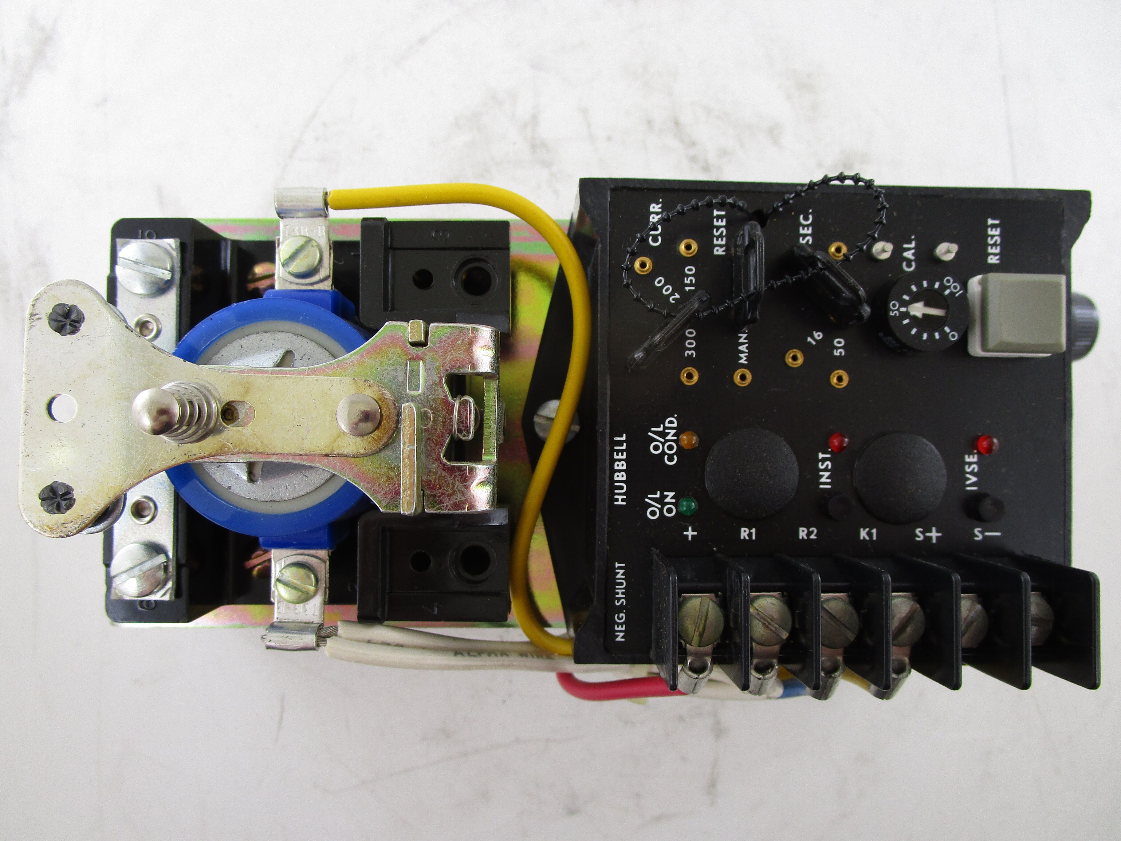 48713-102: HUBBELL TYPE 5370 ELECTRONIC VOLTAGE RELAY, 250 VDC, NEGATIVE SHUNT CONFIGURATION, HC48713-102, HC48713102