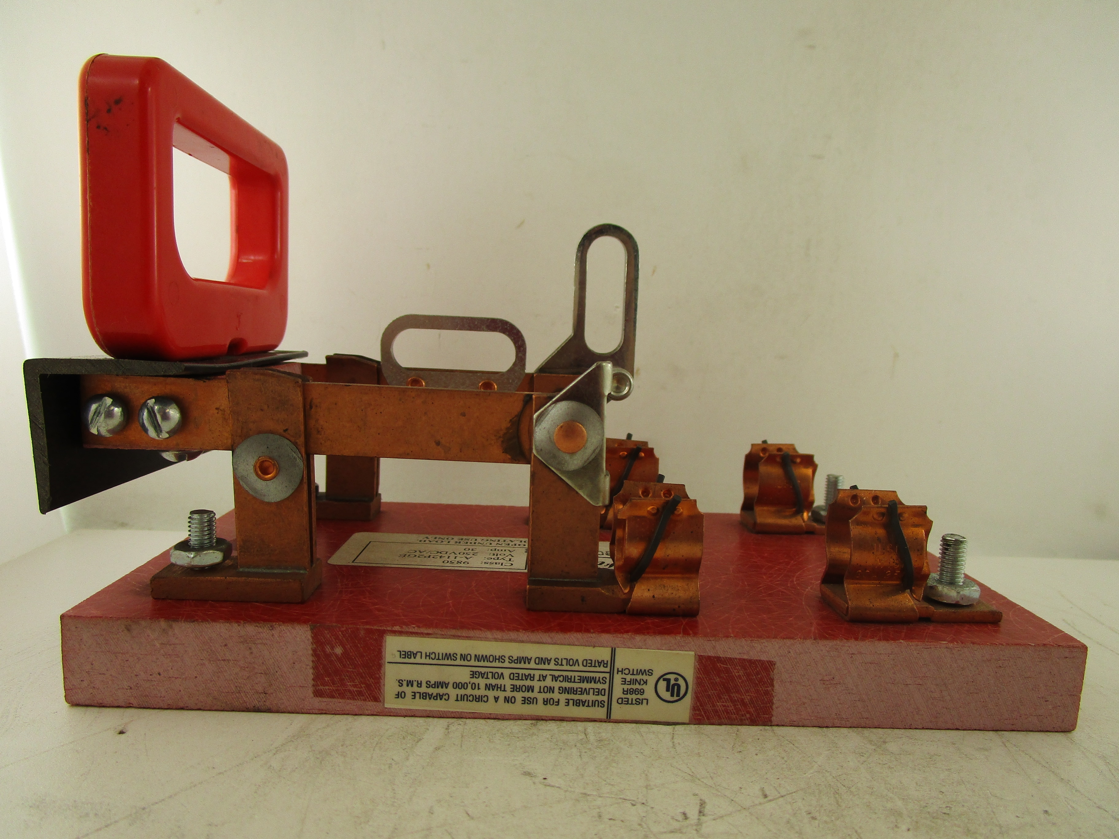 A-1142P2GE FILNOR INC., TYPE A FRONT CONNECTED HEAVY DUTY KNIFE SWITCH CLASS 9850, 30 AMP, 250V, 2 POLE, SINGLE-THROW SWITCH WITH PADLOCKING ATTACHMENT, 90 DEGREE STOP & SPADE HANDLE, FUSIBLE.
