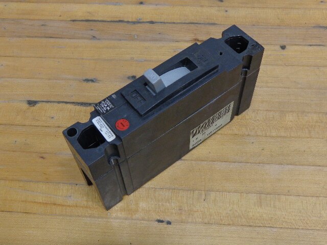 GENERAL ELECTRIC CIRCUIT BREAKER TED113030